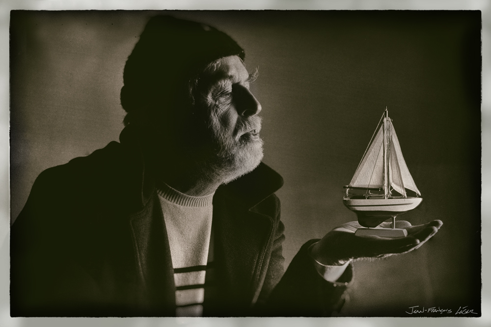 A sailor's souvenir A Sailor's souvenir